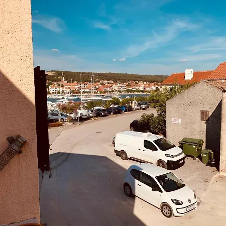 Apartament First Row By The Sea *