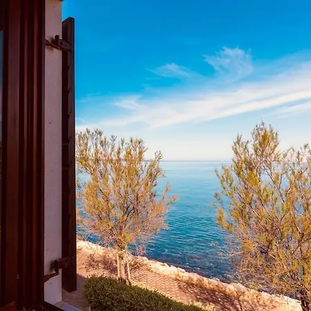 First Row By The Sea * Bibinje