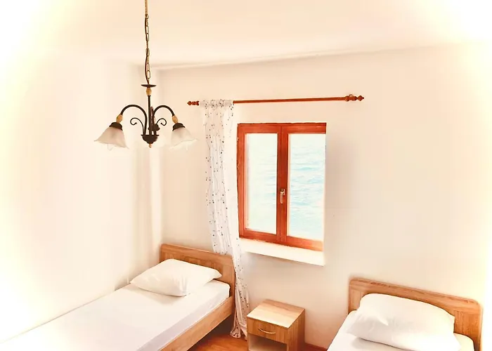 First Row By The Sea * 비빈제