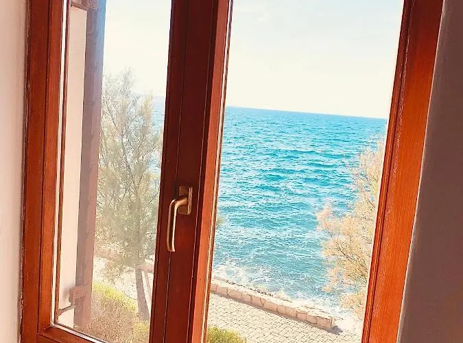 First Row By The Sea 아파트 비빈제