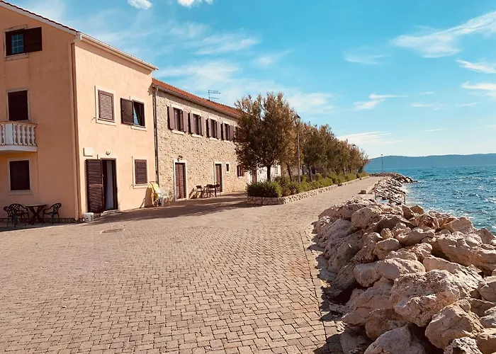 Apartment First Row By The Sea