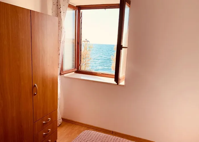 First Row By The Sea *