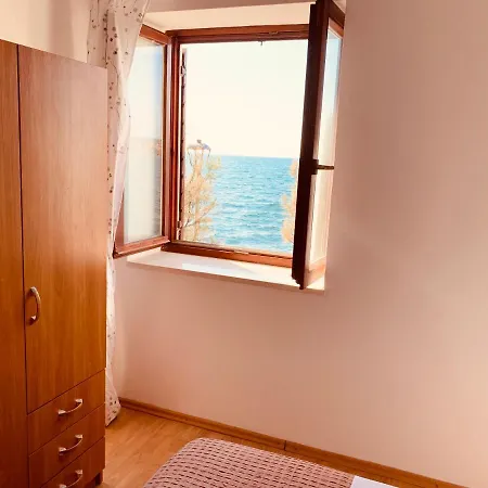 First Row By The Sea *