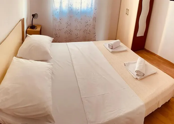 Apartman First Row By The Sea *