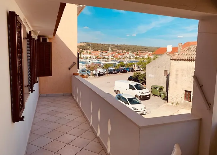 Apartman First Row By The Sea Bibinje